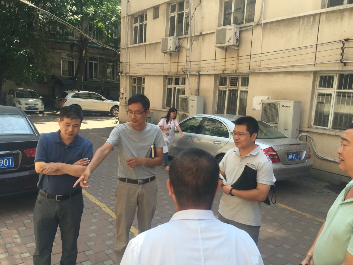 市教委对我院进行危化品安全专项检查