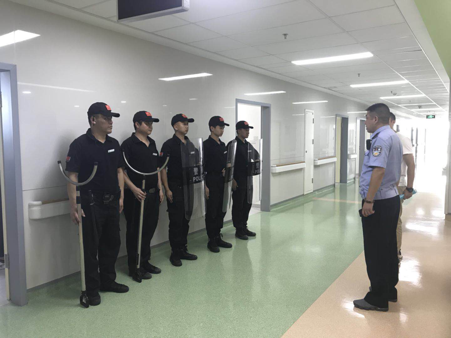 保卫科、护理部联合开展安全演练