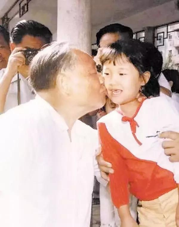 32年前与邓小平爷爷的一张合影,亲历者见证红桥改革巨变!