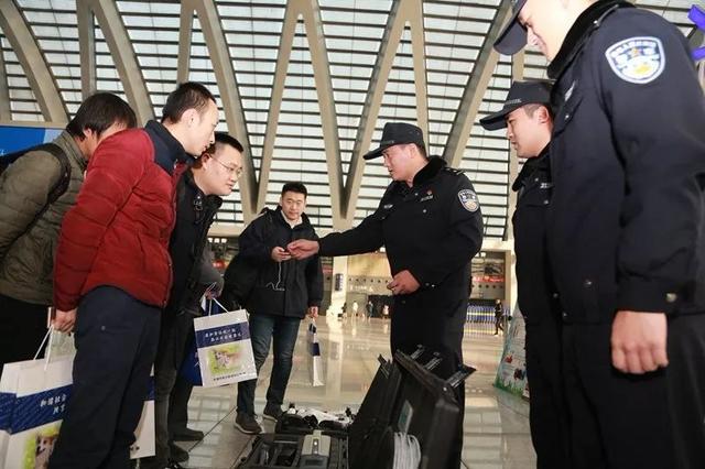 “警民牵手110共创平安迎大庆”——第33个110宣传日,如约而至~