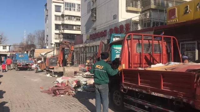 “创文创卫进行时”敢担当善作为,西沽街全力拆除龙禧园违法建筑