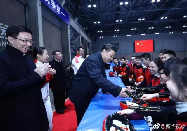习近平给全国各族人民拜年!