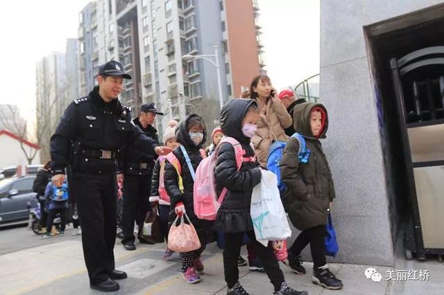“红安在线”开学啦!孩子们安全到校才放心