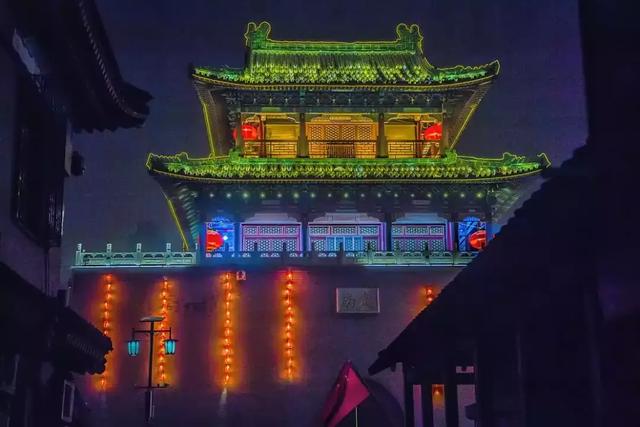 【元宵时间】别刷故宫夜景啦!咱家门口这个地方一样美出天际……