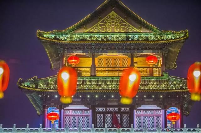 【元宵时间】别刷故宫夜景啦!咱家门口这个地方一样美出天际……
