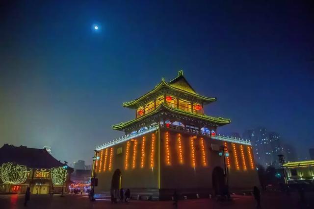 【元宵时间】别刷故宫夜景啦!咱家门口这个地方一样美出天际……