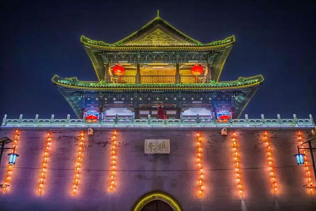 【元宵时间】别刷故宫夜景啦!咱家门口这个地方一样美出天际……