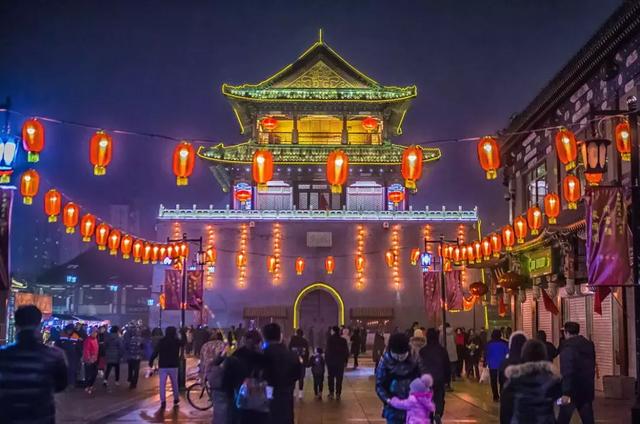 【元宵时间】别刷故宫夜景啦!咱家门口这个地方一样美出天际……