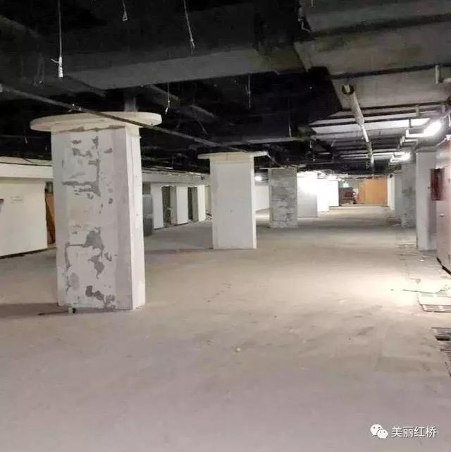 【创文创卫进行时】红桥区清理地下浴池为群众打通安全通道