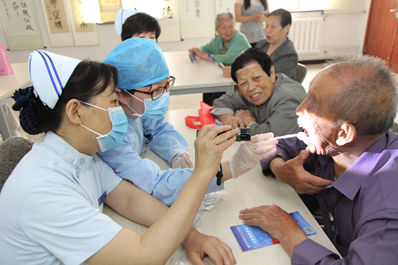 扬护理文化,展护士风采——记市口腔医院2017年护士节系列活动
