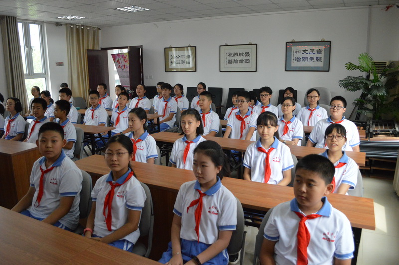 双菱中学师生走进小白楼街树德里社区参观学习-天津市双菱中学