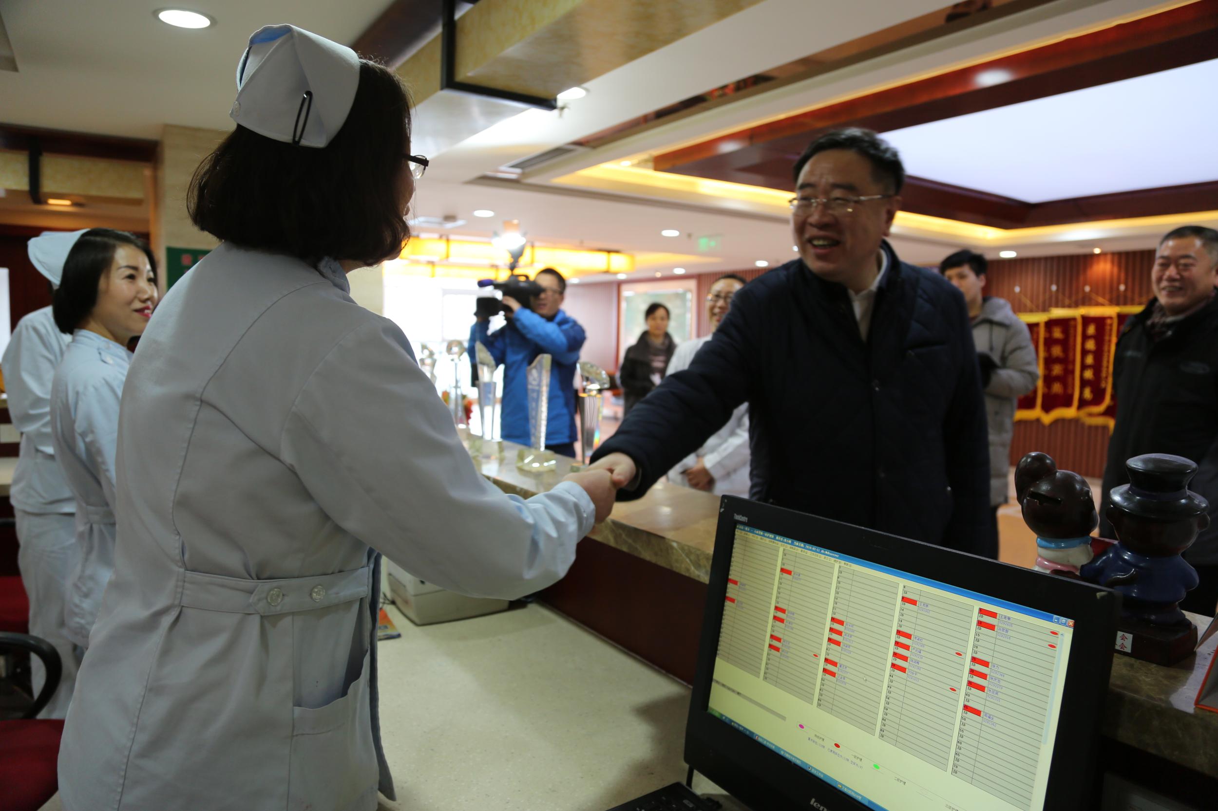 区委书记王小宁深入武清中医院 开展新春慰问活动-天津市武清区中医